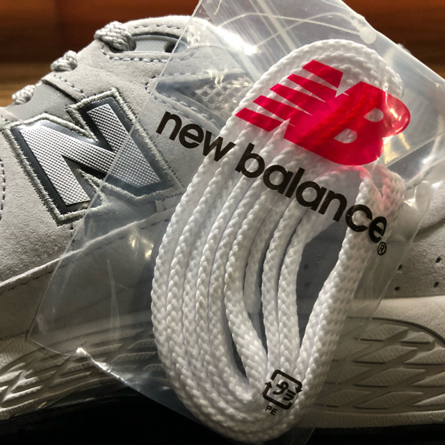 New Balance(ニューバランス)のNew Balance 2002R グレー 26.5cm メンズの靴/シューズ(スニーカー)の商品写真