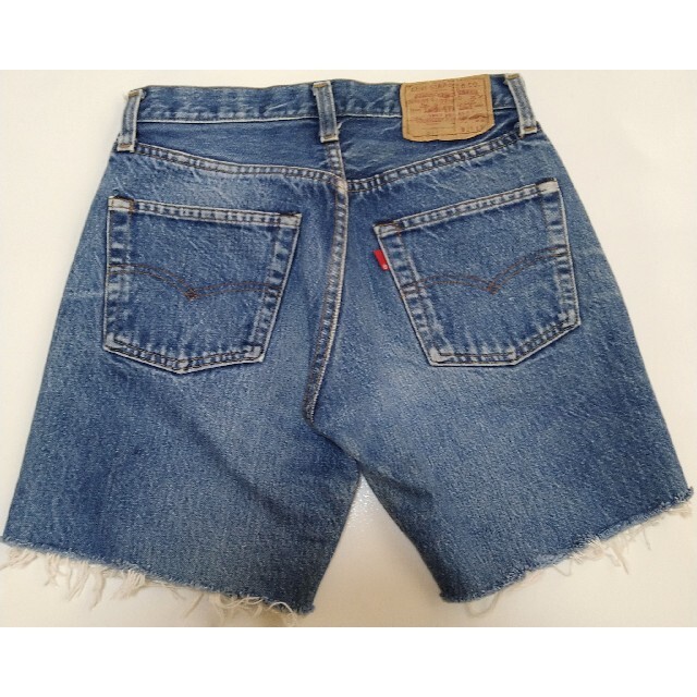 501(ゴーマルイチ)のlevis 501 ビンテージ 赤耳 カットオフ W28 リーバイス メンズのパンツ(デニム/ジーンズ)の商品写真