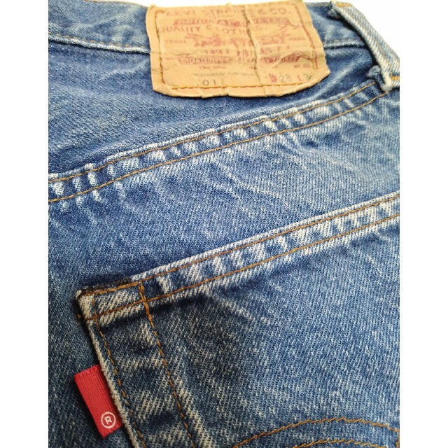 501(ゴーマルイチ)のlevis 501 ビンテージ 赤耳 カットオフ W28 リーバイス メンズのパンツ(デニム/ジーンズ)の商品写真