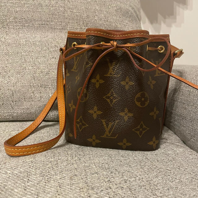 LOUIS VUITTON(ルイヴィトン)のルイヴィトン　ナノノエ レディースのバッグ(ショルダーバッグ)の商品写真