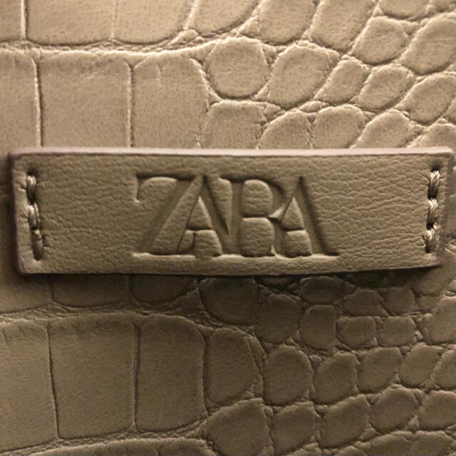 ZARA(ザラ)のZARA型押しクロコハンドバッグ【10月中削除予定】 レディースのバッグ(ハンドバッグ)の商品写真