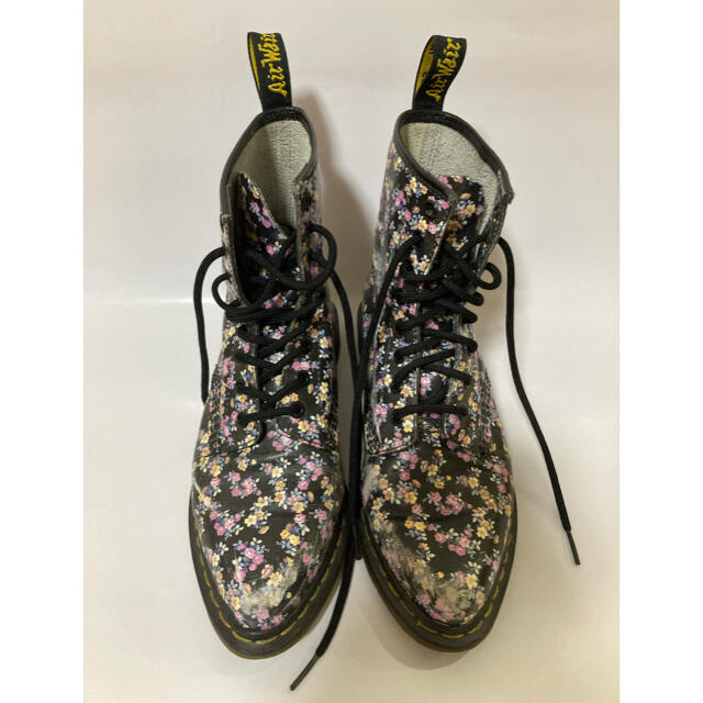 Dr.Martens(ドクターマーチン)のドクターマーチンのブーツ 花柄 限定品 中古23.5〜24.0cm レディースの靴/シューズ(ブーツ)の商品写真