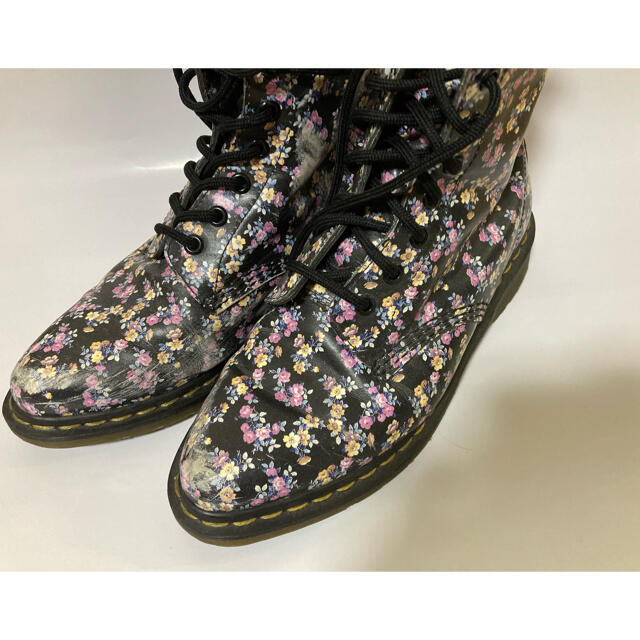 アニメショート ドクターマーチンのブーツ 花柄 限定品 23.5〜24.0cm