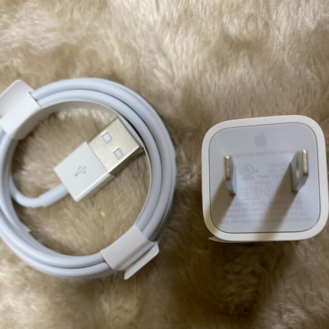 Apple(アップル)のiPhone 充電器 純正 新品 ⚠️箱無し⚠️ スマホ/家電/カメラのスマートフォン/携帯電話(バッテリー/充電器)の商品写真