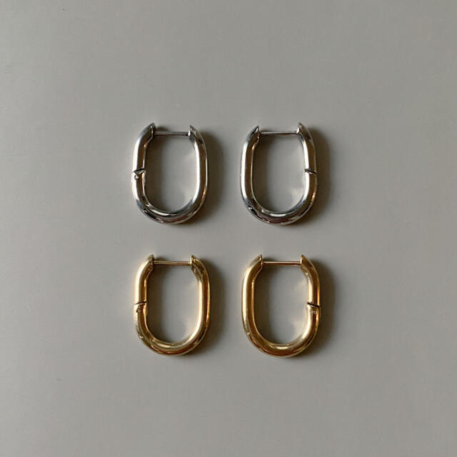 BEAUTY&YOUTH UNITED ARROWS(ビューティアンドユースユナイテッドアローズ)のStainless oval silver hoop pierce No.715 レディースのアクセサリー(ピアス)の商品写真