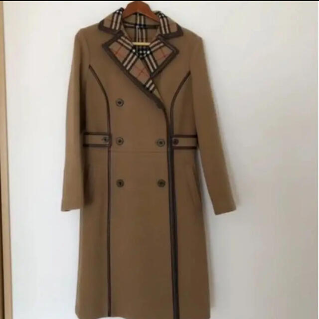 BURBERRY BLUE LABEL(バーバリーブルーレーベル)のバーバリーブルーレーベル　コート レディースのジャケット/アウター(ピーコート)の商品写真