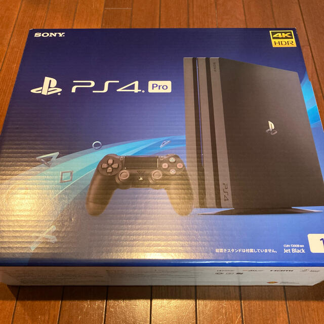 PlayStation4(プレイステーション4)の PlayStation 4 Pro 1TB (CUH-7200BB01) エンタメ/ホビーのゲームソフト/ゲーム機本体(家庭用ゲーム機本体)の商品写真