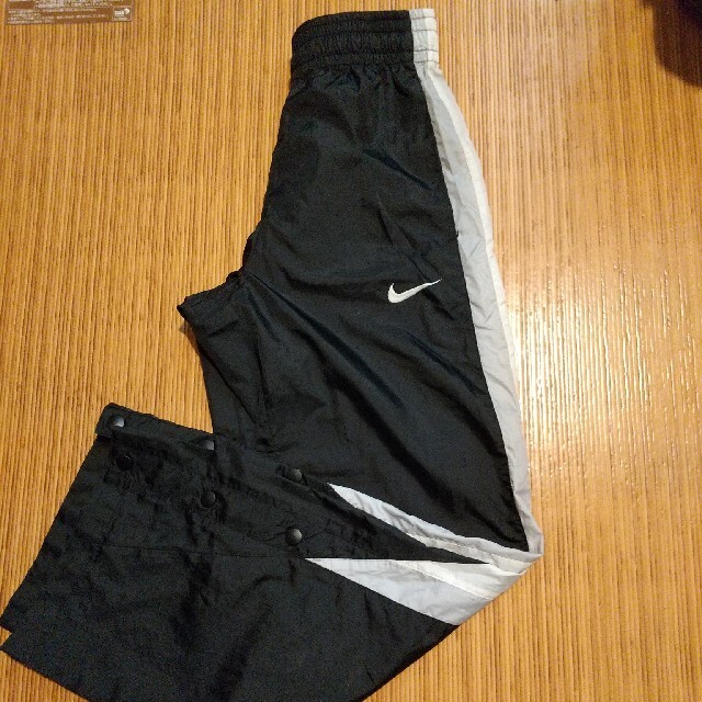 NIKE(ナイキ)のナイキ パンツ   ナイロン  薄手 メンズのパンツ(その他)の商品写真