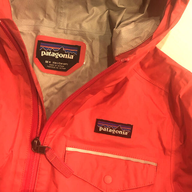 patagonia(パタゴニア)の【美品】Patagoniaガールズ　ジップパーカーピンク キッズ/ベビー/マタニティのキッズ服女の子用(90cm~)(ジャケット/上着)の商品写真