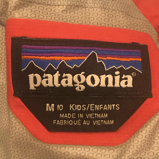 patagonia(パタゴニア)の【美品】Patagoniaガールズ　ジップパーカーピンク キッズ/ベビー/マタニティのキッズ服女の子用(90cm~)(ジャケット/上着)の商品写真