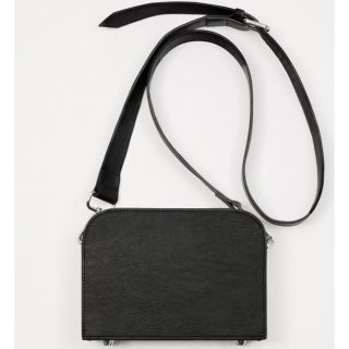 ザラ(ZARA)の【新品未使用】ZARA ハード ミニマリスト ミノディエール　クロスボディバッグ(ショルダーバッグ)