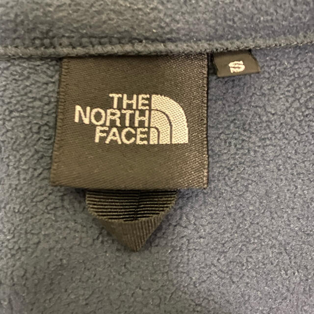 THE NORTH FACE(ザノースフェイス)の【ノースフェイス】マウンテンバーサマイクロジャケット　ネイビー メンズのトップス(その他)の商品写真