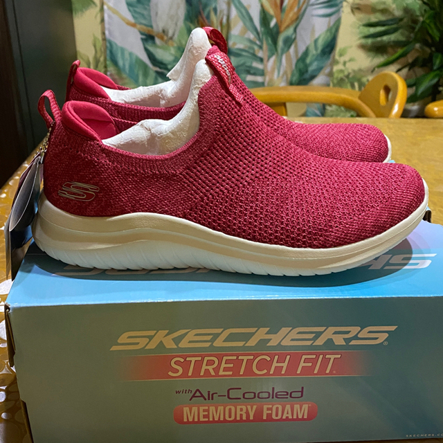 SKECHERS(スケッチャーズ)のSkechers Stretch fit スケッチャーズ レディースの靴/シューズ(スニーカー)の商品写真