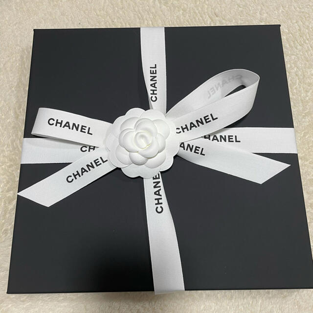 CHANEL(シャネル)のCHANELシュシュ&ツイリーセット　人気　新品未使用 レディースのファッション小物(バンダナ/スカーフ)の商品写真