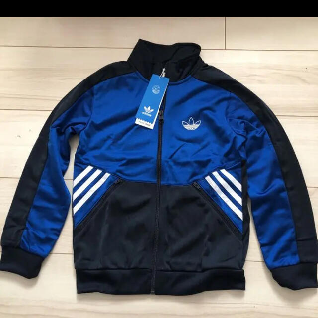 adidas(アディダス)の新品　アディダス  セットアップ　ジャージ上下　120 キッズ/ベビー/マタニティのキッズ服男の子用(90cm~)(その他)の商品写真