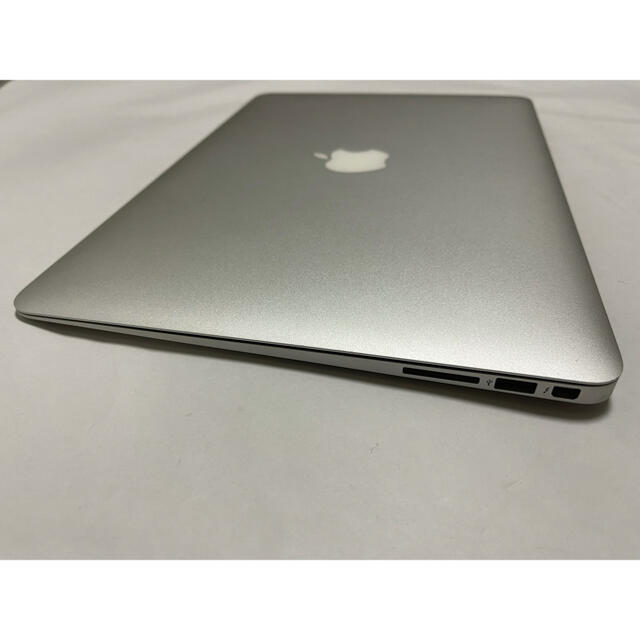 Apple(アップル)の【美品】MacBook Air 13inch 256GB 4GB Core i5 スマホ/家電/カメラのPC/タブレット(ノートPC)の商品写真