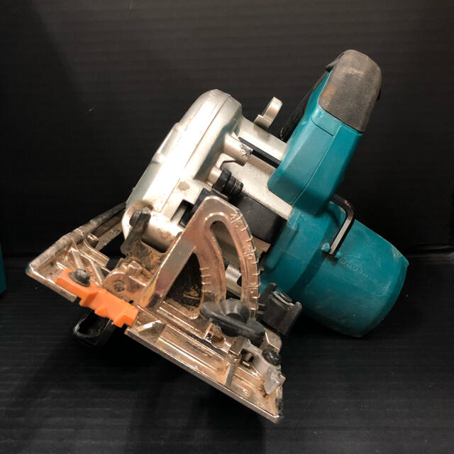 213 マキタ 充電式マルノコ 18V 青 HS631DGXS 中古品 213 マキタ 充電式マルノコ 18V 青 HS631DGXS 中古品
