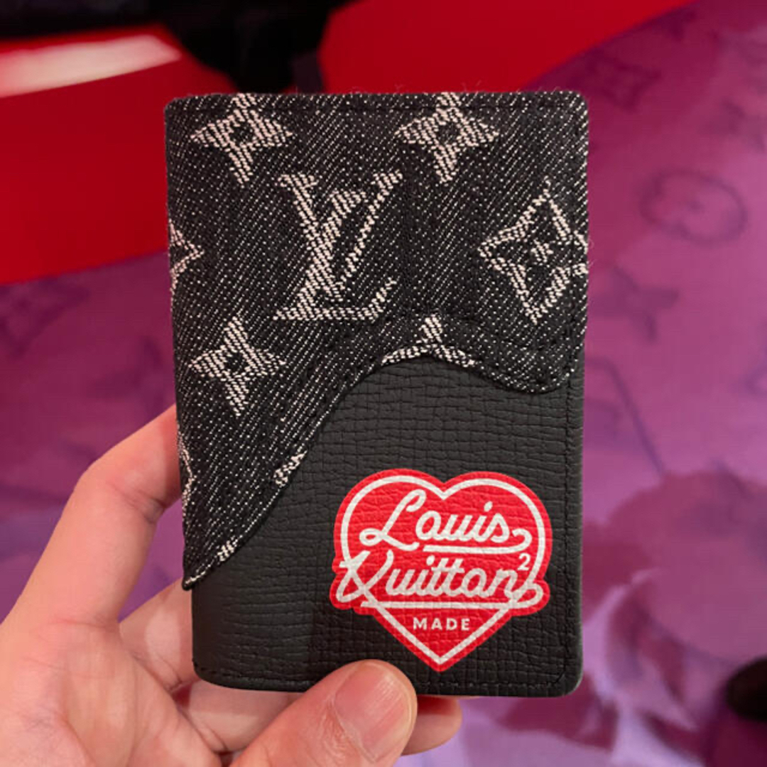 LOUIS VUITTON(ルイヴィトン)のLV x NIGO card holder オーガナイザー・ドゥ ポッシュ レディースのファッション小物(パスケース/IDカードホルダー)の商品写真