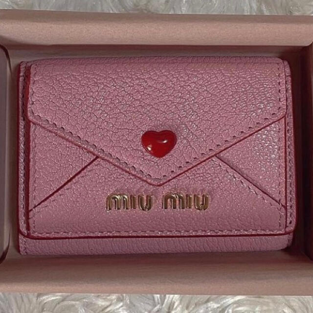 miumiu 三つ折り財布