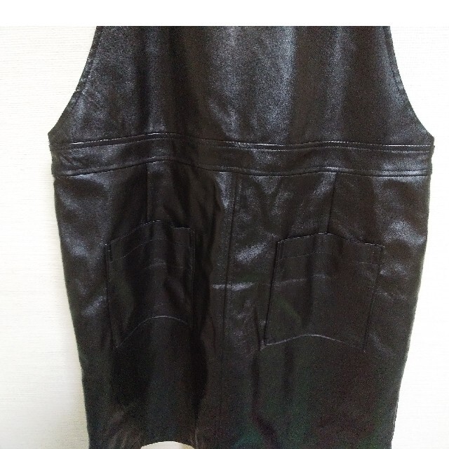 GU(ジーユー)のGU レザータッチ ジャンパースカート 160 キッズ/ベビー/マタニティのキッズ服女の子用(90cm~)(スカート)の商品写真