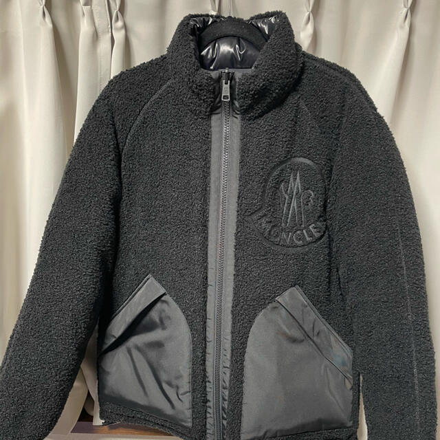 MONCLER(モンクレール)の美品　モンクレール　CHALON リバーシブル　フリース　1 フラグメント メンズのジャケット/アウター(ダウンジャケット)の商品写真