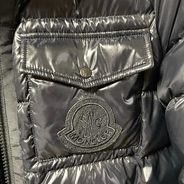 MONCLER(モンクレール)の美品　モンクレール　CHALON リバーシブル　フリース　1 フラグメント メンズのジャケット/アウター(ダウンジャケット)の商品写真