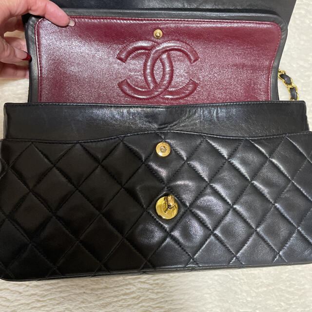 CHANEL(シャネル)のCHANELマトラッセ　クラシックバッグ　25cm レディースのバッグ(ショルダーバッグ)の商品写真