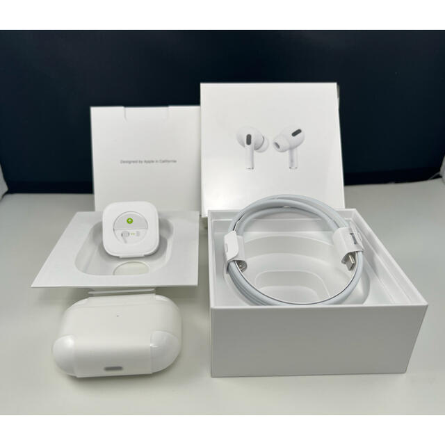 Apple(アップル)のAirPods Pro 中古 国内正規品 スマホ/家電/カメラのオーディオ機器(ヘッドフォン/イヤフォン)の商品写真