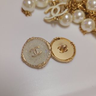 シャネル(CHANEL)の𝙻𝙰𝚂𝚃1セット‼️CHANEL ボタン 2個セット(各種パーツ)