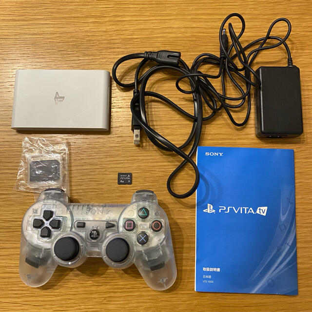 PlayStation Vita(プレイステーションヴィータ)のPS VITA TV ホワイト (型番VTE-1000 AB01) 中古 エンタメ/ホビーのゲームソフト/ゲーム機本体(家庭用ゲーム機本体)の商品写真