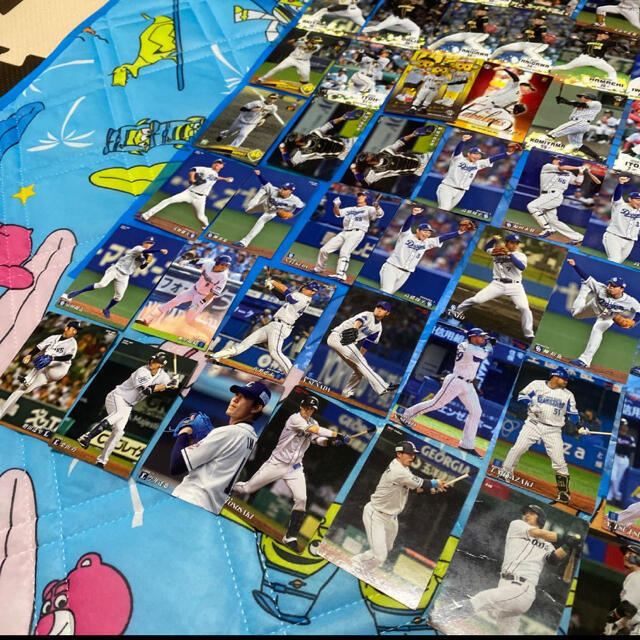 カルビー(カルビー)のカルビープロ野球カード カルビー ベースボールカード　BBM 141枚まとめ売り エンタメ/ホビーのタレントグッズ(スポーツ選手)の商品写真