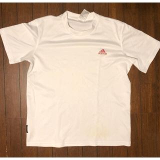 アディダス(adidas)のadidas Tシャツ(Tシャツ/カットソー(半袖/袖なし))