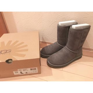 アグ(UGG)の美品⭐︎UGG ムートン　ブーツ  グレー　CLASSIC(ブーツ)