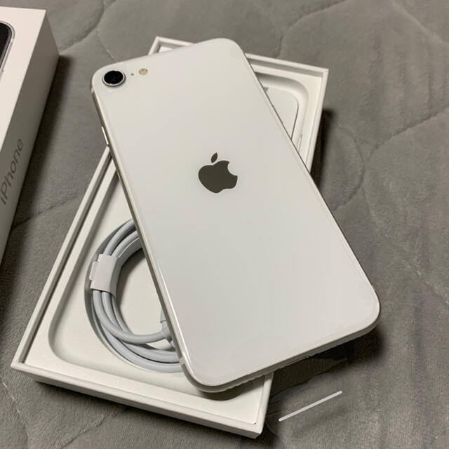 解除済み状態【新品】Apple iPhoneSE 第2世代 64GB 白 ホワイト 本体