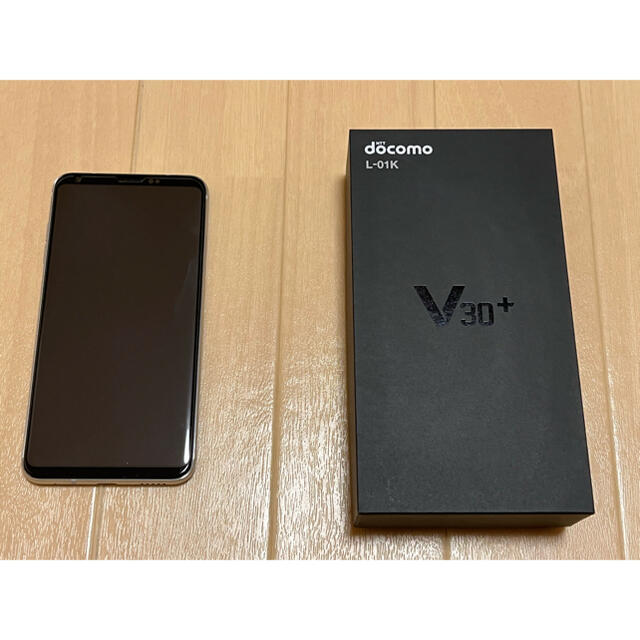 インチ LG docomo LG V30+ L-01K ブラック◇極美品◇229の通販 by ...