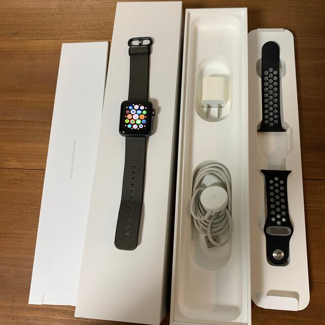 Apple(アップル)のApple Watch Series 2 38mm グレー　アップルウォッチ メンズの時計(腕時計(デジタル))の商品写真