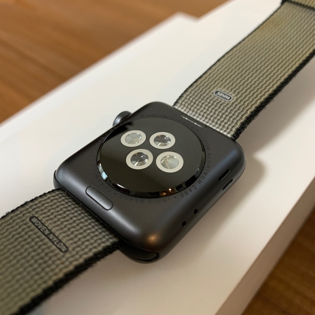 Apple(アップル)のApple Watch Series 2 38mm グレー　アップルウォッチ メンズの時計(腕時計(デジタル))の商品写真