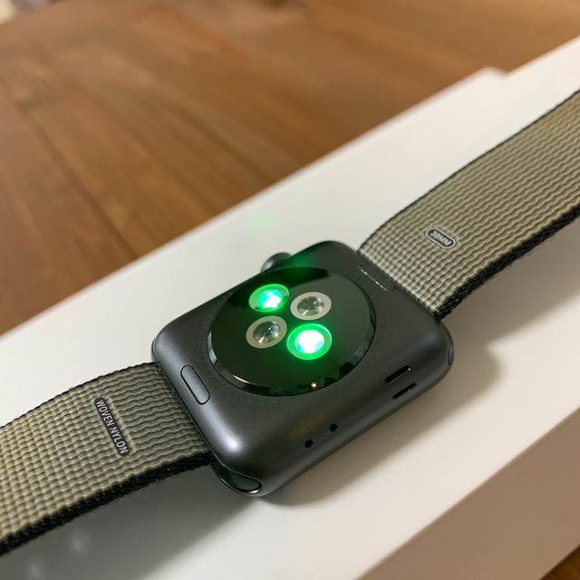 Apple(アップル)のApple Watch Series 2 38mm グレー　アップルウォッチ メンズの時計(腕時計(デジタル))の商品写真