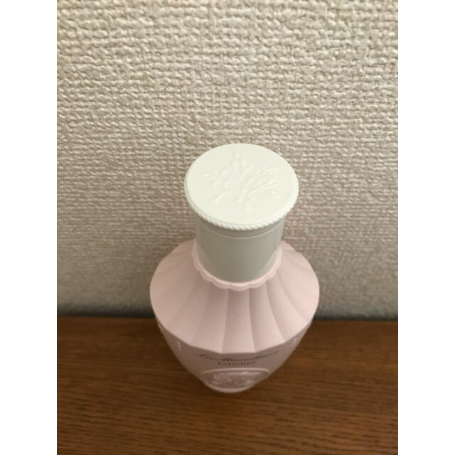 Les Merveilleuses LADUREE(レメルヴェイユーズラデュレ)の【ボトルのみ・中身なし】ラデュレのボディウォッシュのボトル コスメ/美容のメイク道具/ケアグッズ(ボトル・ケース・携帯小物)の商品写真