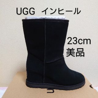 アグ(UGG)の【美品】アグ UGG クラシック  ショート ブーツ 黒 23cmインヒール♡(ブーツ)