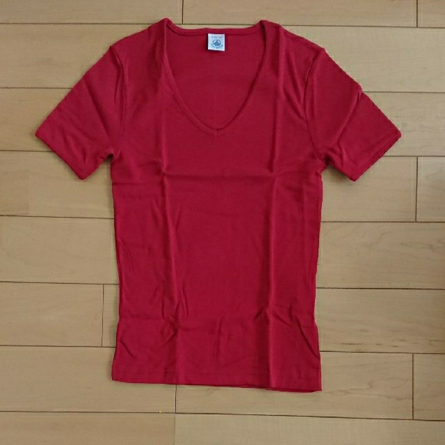 PETIT BATEAU(プチバトー)のプチバトー　レディース　VINTAGE　VネックTシャツ　レッド レディースのトップス(Tシャツ(半袖/袖なし))の商品写真