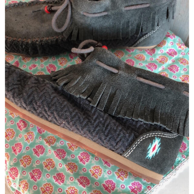 Indian(インディアン)のelm様専用 Indian モカシンブーツ グレー レディースの靴/シューズ(ブーツ)の商品写真