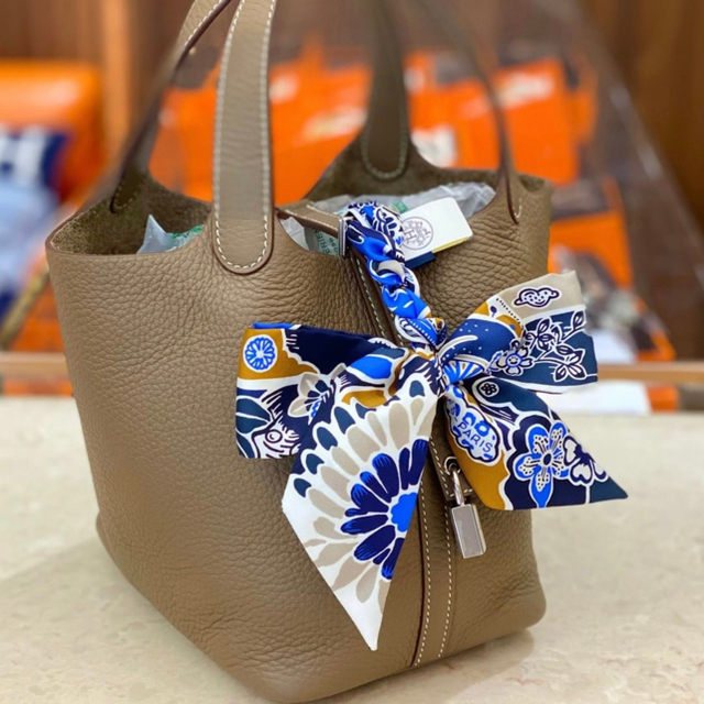 本物 Hermes 》 1本 箱なし 新品未使用 エクスリブリス エルメス ツイリー《 - バンダナ/スカーフ - labelians.fr 本物 Hermes 》 1本 箱なし 新品未使用 エクスリブリス エルメス ツイリー《 - バンダナ/スカーフ - labelians.fr