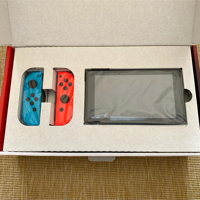 Nintendo Switch ニンテンドー スイッチ 本体　液晶保護フィルム付