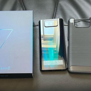 エイスース(ASUS)のzenfone 7 国内版 8G 128G(スマートフォン本体)