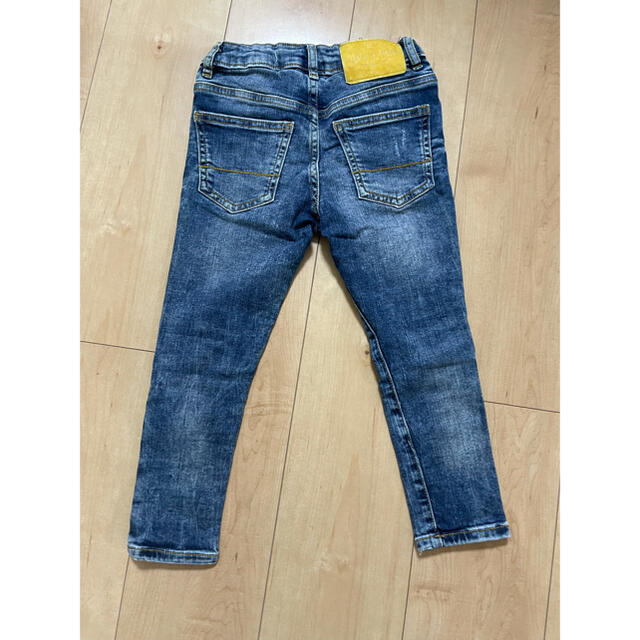 ZARA KIDS(ザラキッズ)のデニム　ストレッチ　ジーンズ　キッズ　110㎝　ZARA キッズ/ベビー/マタニティのキッズ服男の子用(90cm~)(パンツ/スパッツ)の商品写真