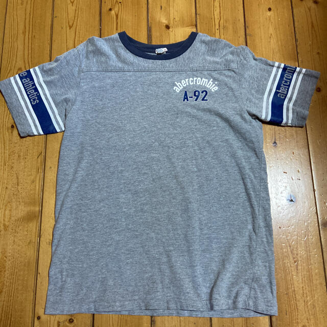 Abercrombie&Fitch(アバクロンビーアンドフィッチ)のアバクロンピー&フィッチ 半袖Tシャツ 子供用XL グレー レディース キッズ/ベビー/マタニティのキッズ服男の子用(90cm~)(Tシャツ/カットソー)の商品写真