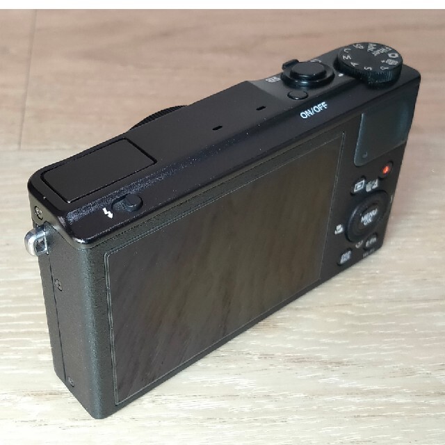 富士フイルム(フジフイルム)の富士フイルム デジタルカメラ XQ1 F FX-XQ1 ブラック スマホ/家電/カメラのカメラ(コンパクトデジタルカメラ)の商品写真