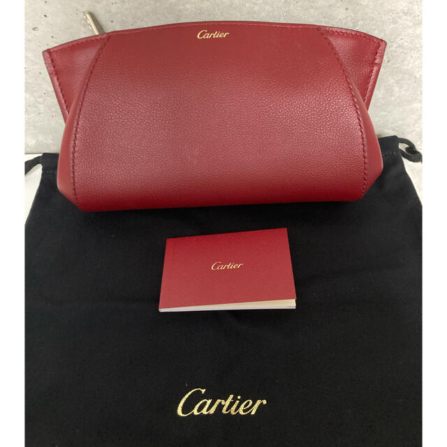 Cartier(カルティエ)のCドゥ カルティエ クラッチバッグ レザー ボルドー　赤　レッド レディースのバッグ(クラッチバッグ)の商品写真