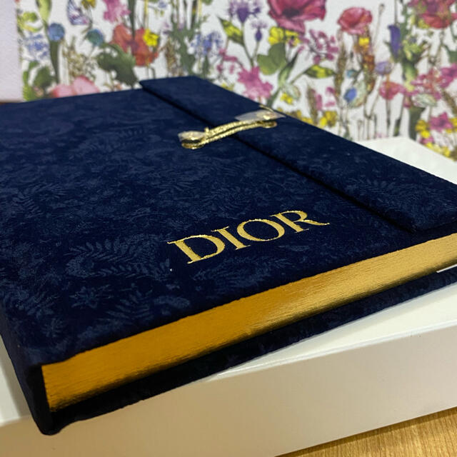 Dior(ディオール)の【送料込 新品】Dior ノベルティ ノート ホリデー限定 インテリア/住まい/日用品の文房具(ノート/メモ帳/ふせん)の商品写真